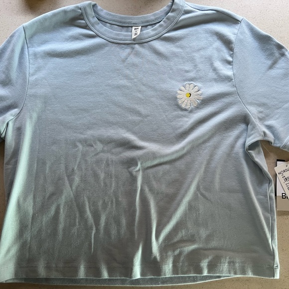 bp Tops - NWT - BP size XL crop top baby blue with a cute white Daisy!
